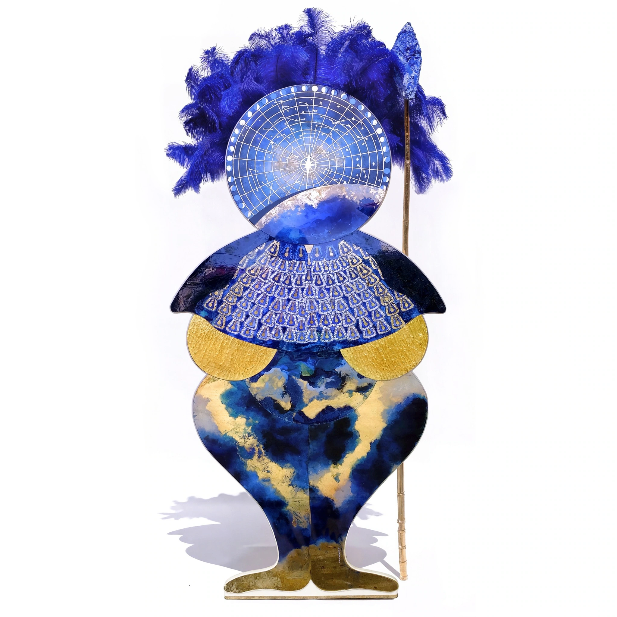 Guerriero 1, scultura blu e oro di Luca Turelli