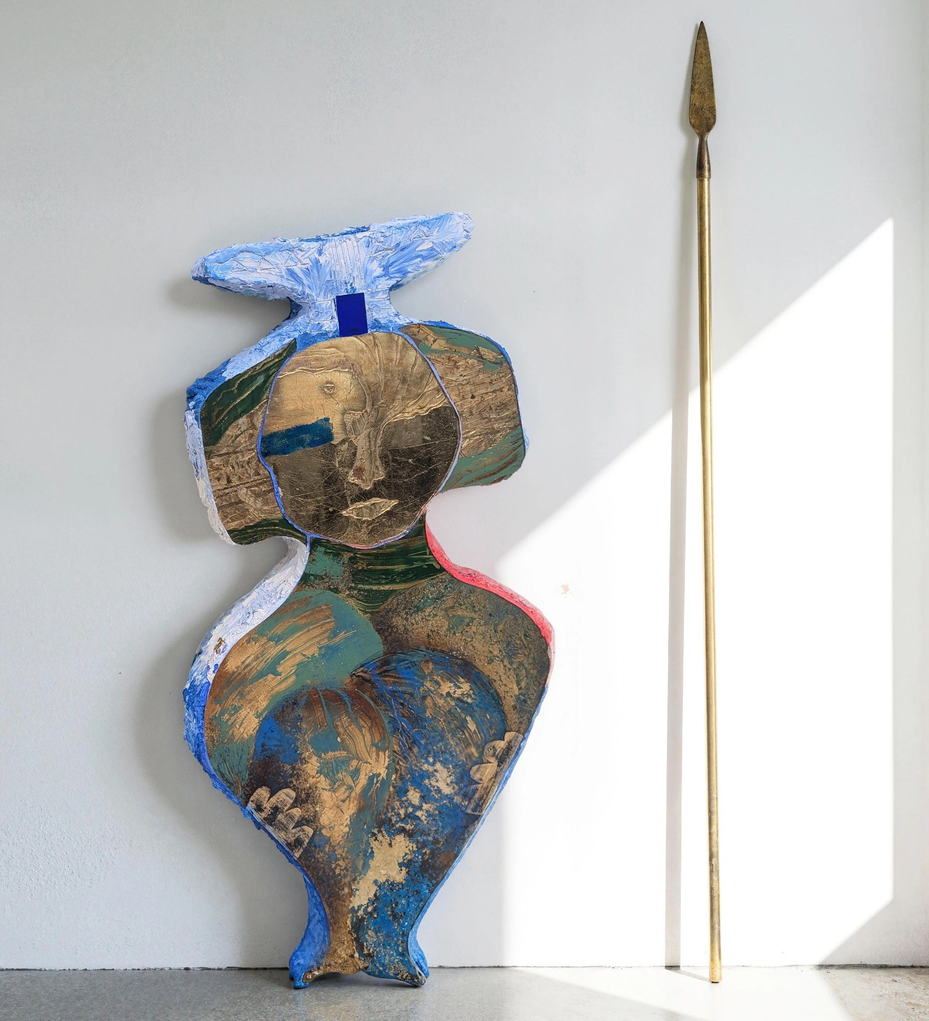 Scultura con lancia di Luca Turelli