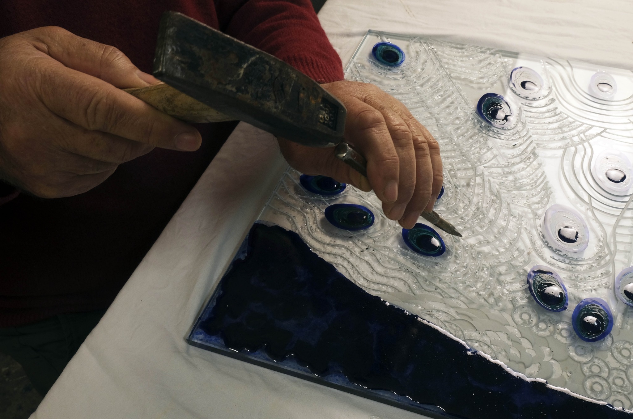 Making a white and blue glass panel